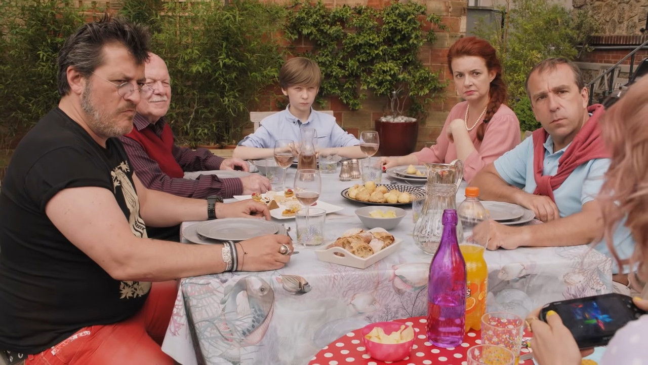 Presque adultes — Le Repas de famille