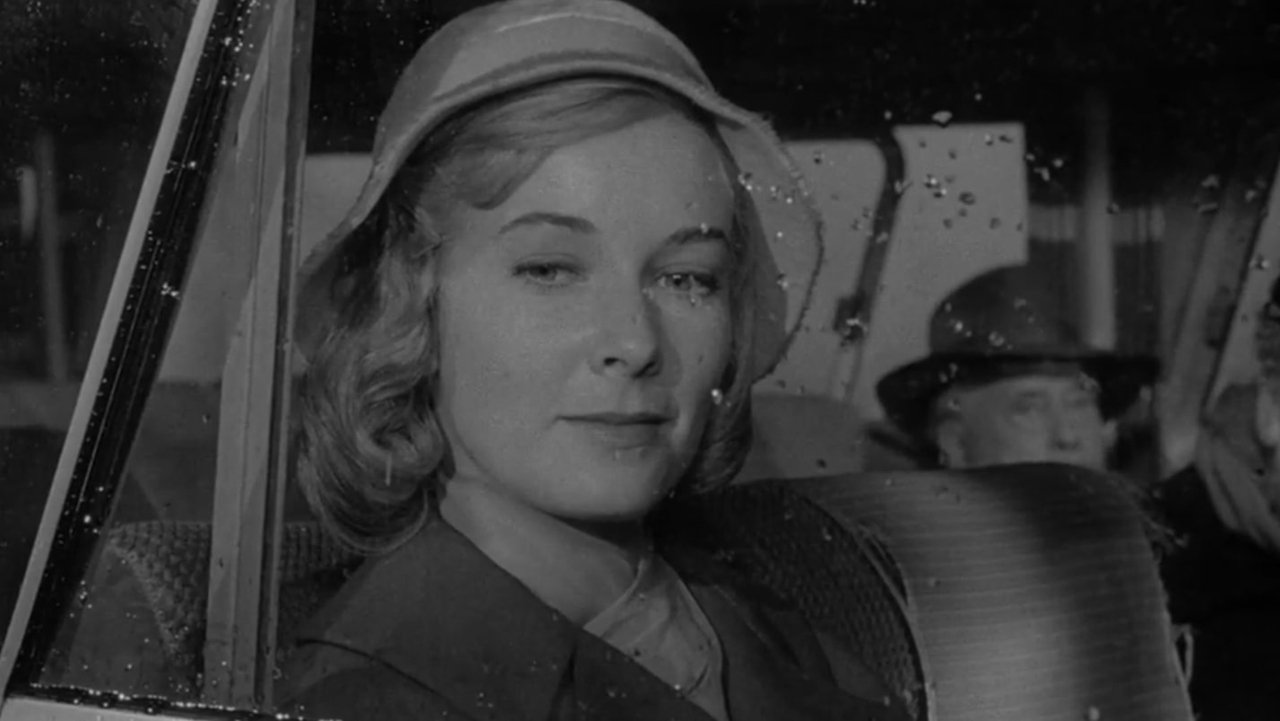 The Twilight Zone - Season 1 Episode 21 : Mirror Image