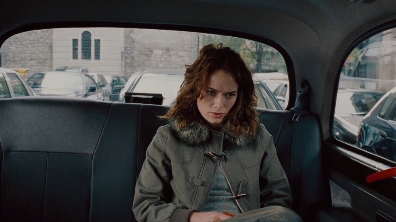 Imagine Me & You background 42