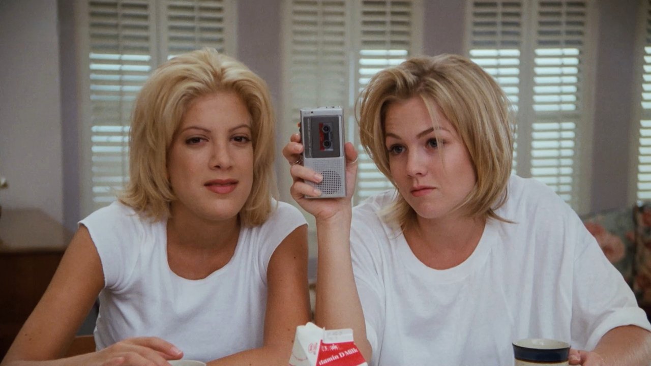 Beverly Hills, 90210 - Season 5 Episode 3 : A Clean Slate