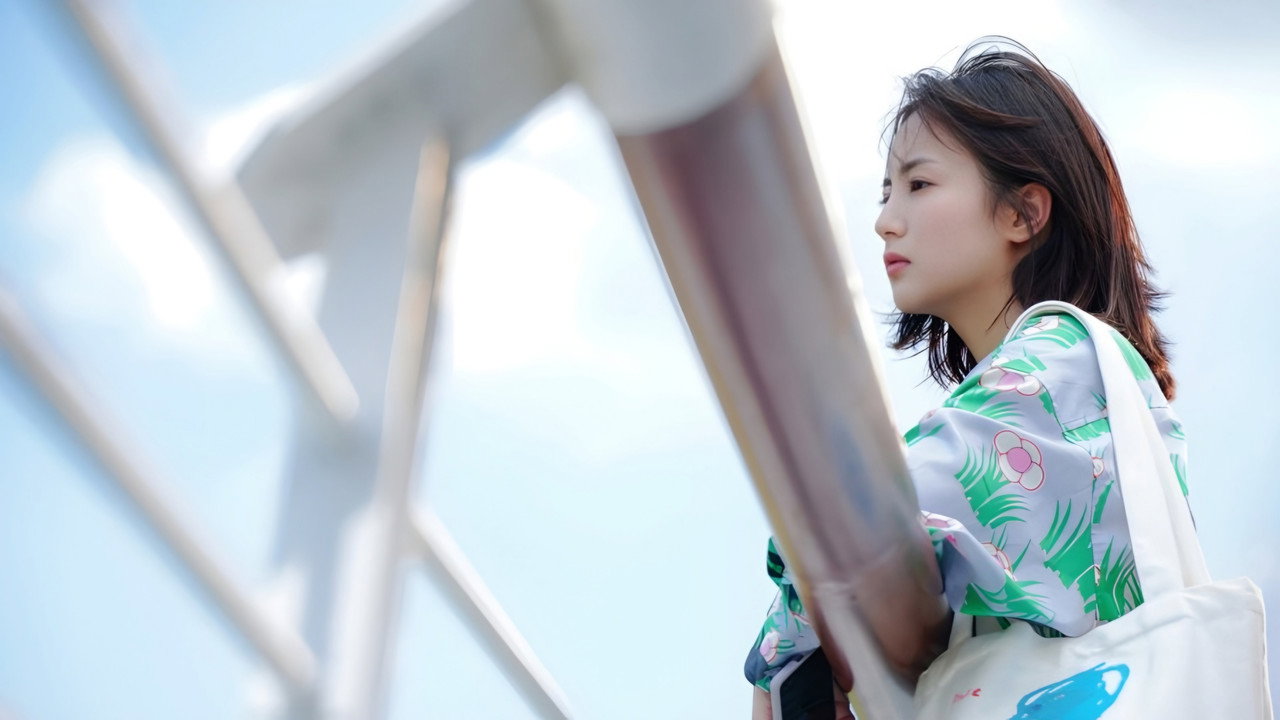 Love in a Loop — still 21