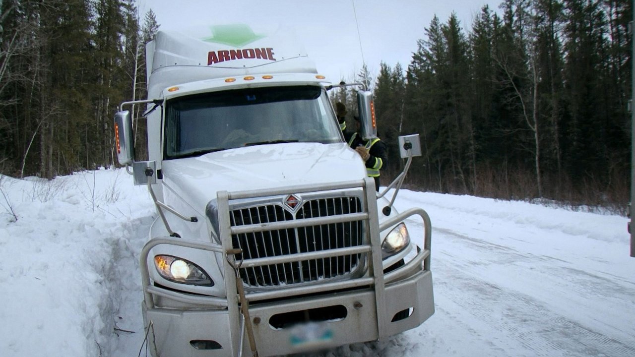 Ice Road Truckers - Season 11 Episode 2 : Jackknife Jeopardy