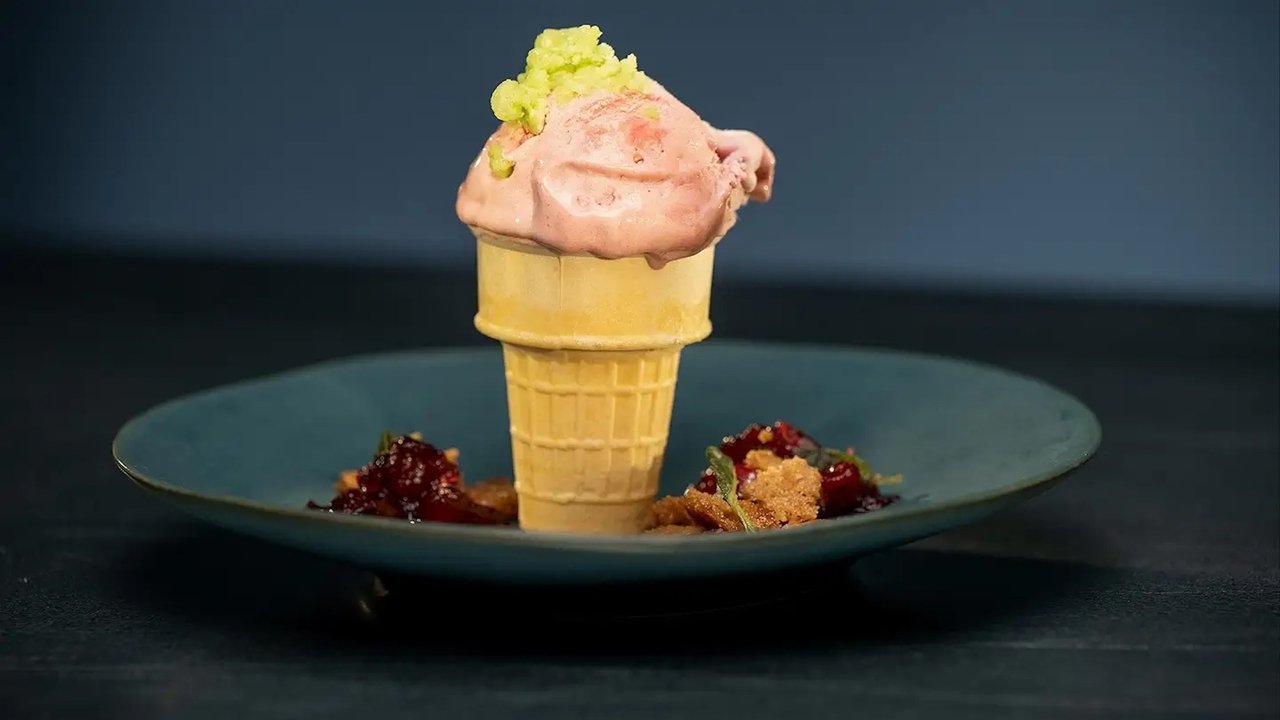 Alex vs America - Season 4 Episode 3 : Alex vs Frozen Desserts