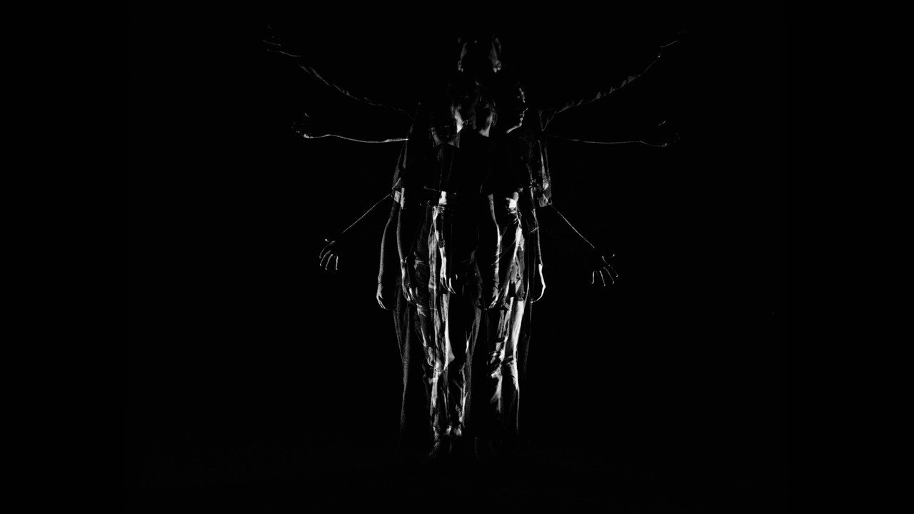 Aeterna still 5