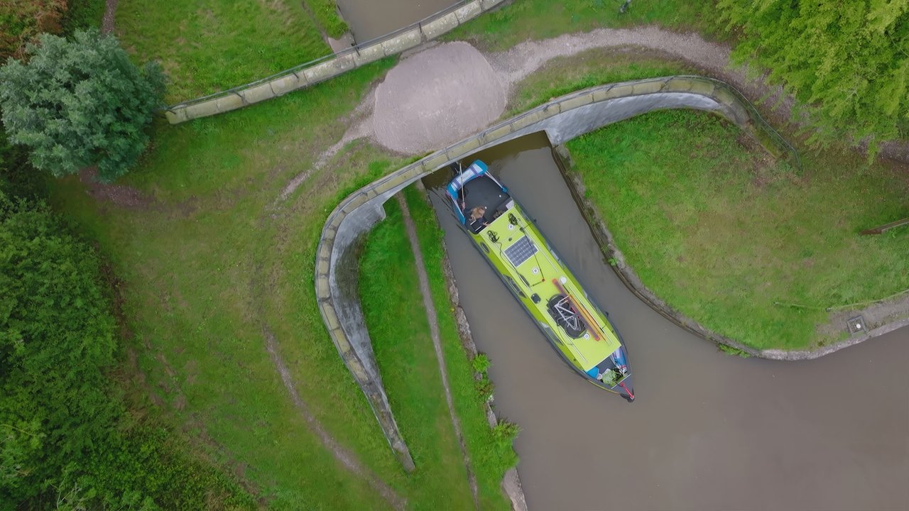Narrow Escapes - Season 1 Episode 3 : Episode 3