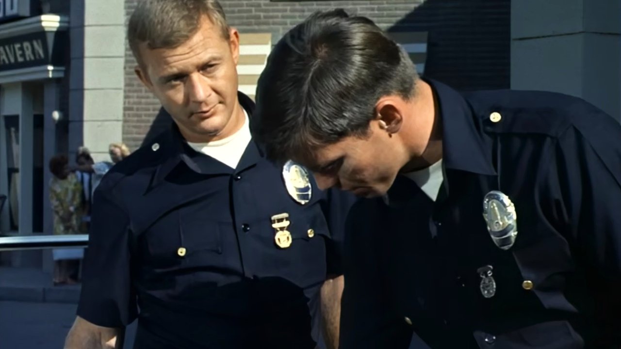 Adam-12 - Season 1 Episode 9 : Log 101: Someone Stole My Lawn