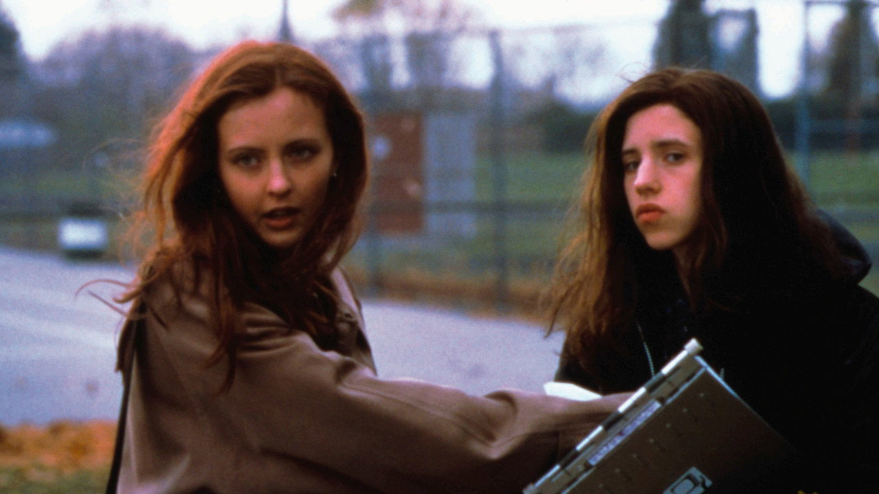 Ginger Snaps background 62