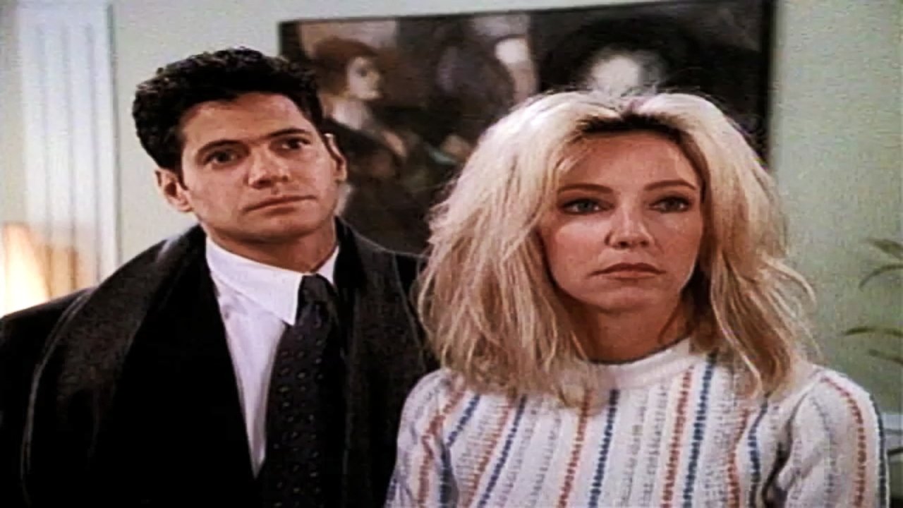 Melrose Place - Season 3 Episode 22 : Breakfast at Tiffany's, Dinner at Eight