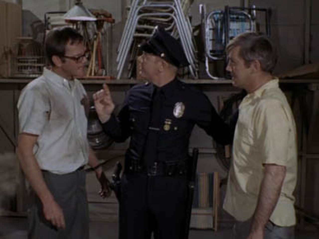 Adam-12 - Season 1 Episode 25 : Log 092: Tell Him He Pushed Back a Little Too Hard