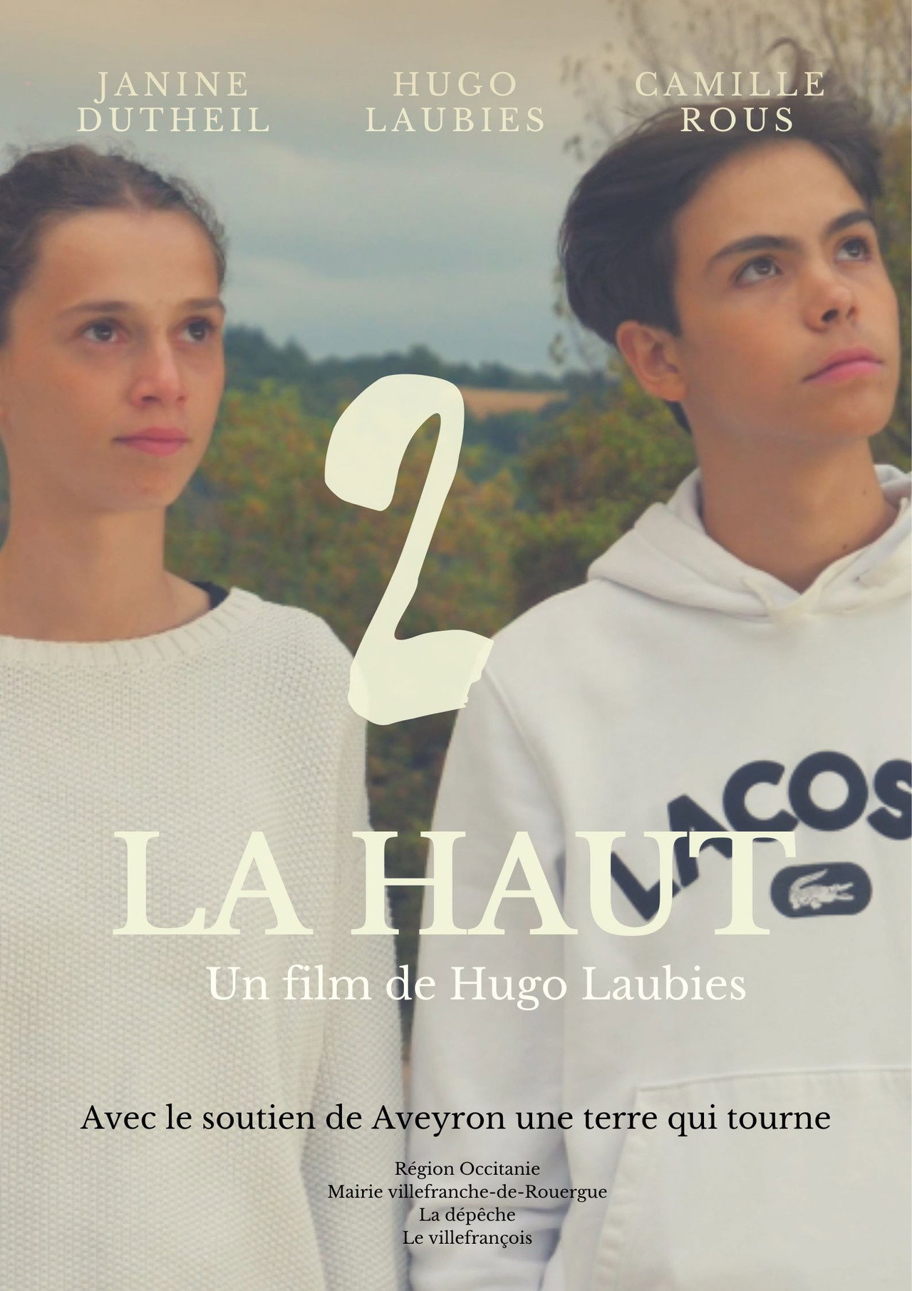2 LÀ-HAUT Backdrop