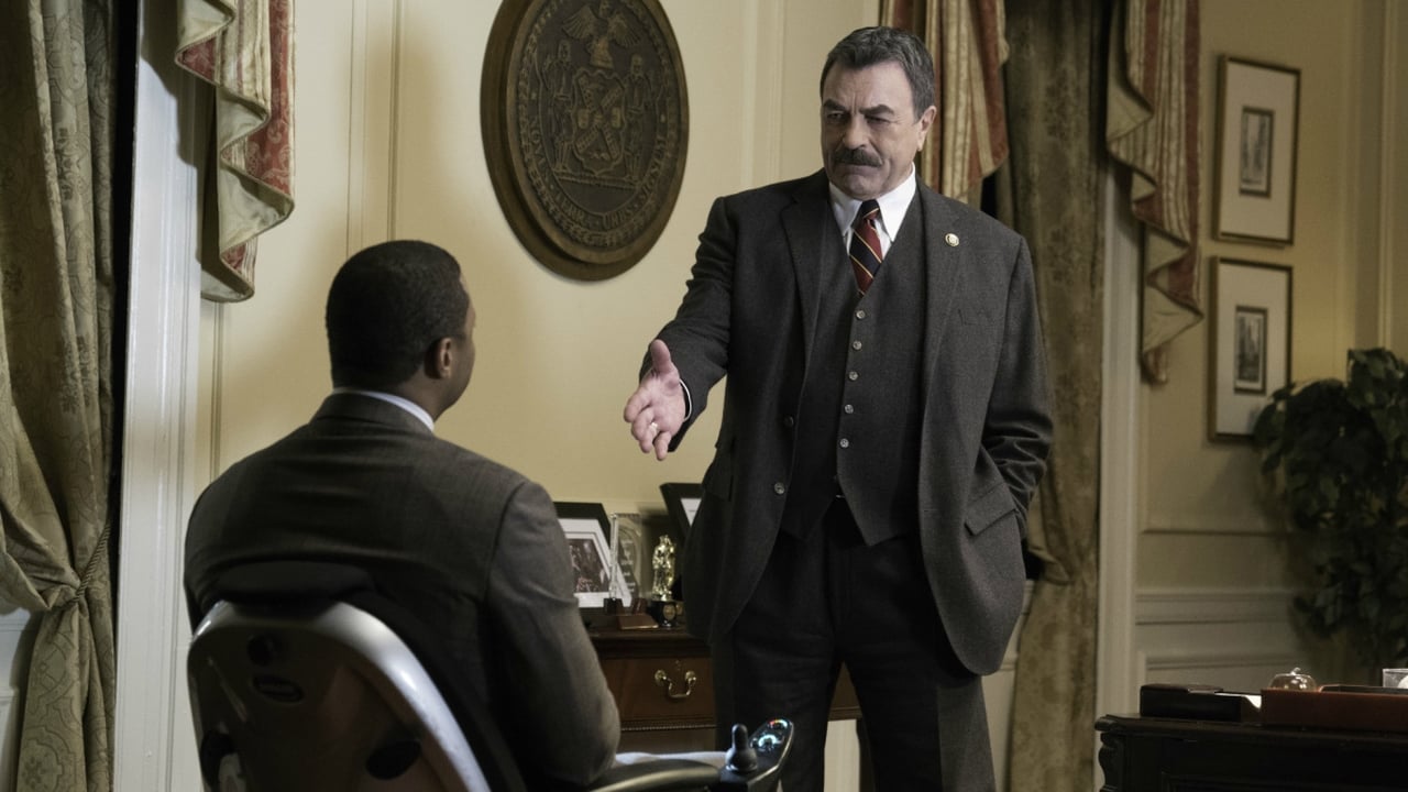 Blue Bloods - Season 7 Episode 22 : The Thin Blue Line