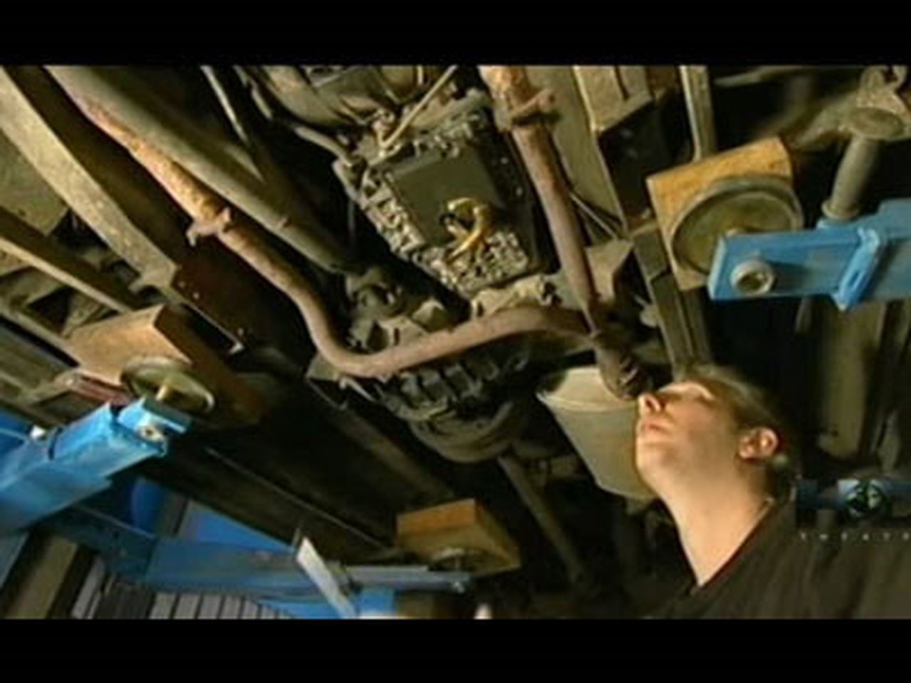 Wheeler Dealers - Season 3 Episode 8 : First Gen Land Rover Range Rover (Part 2)