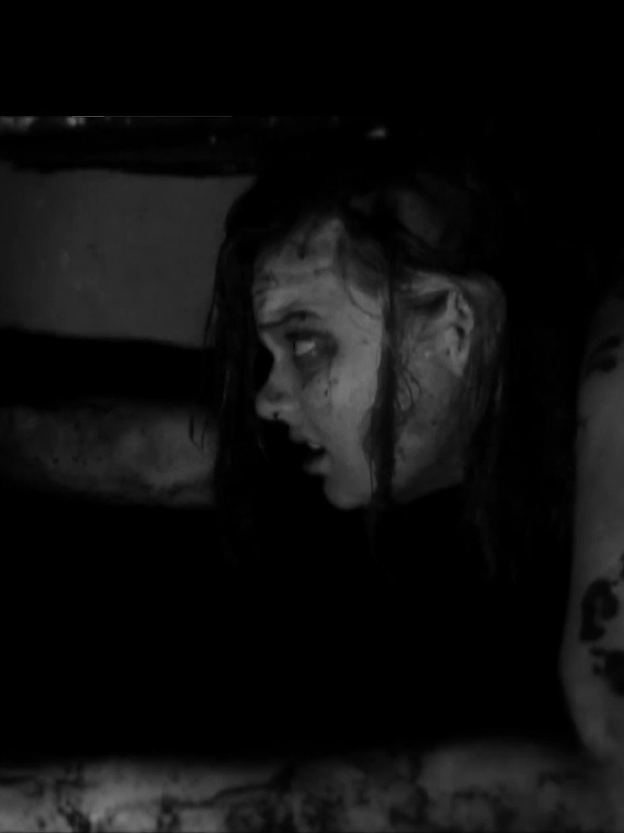 Trapped Under a House filmaffisch