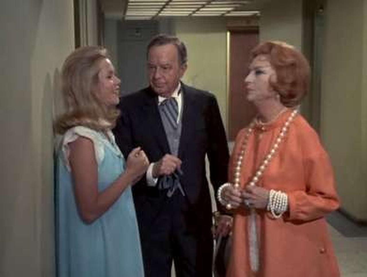 Bewitched - Season 6 Episode 5 : ...And Something Makes Four