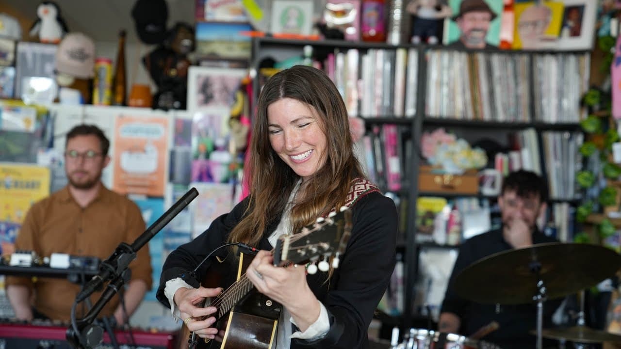 NPR Tiny Desk Concerts - Season 16 Episode 52 : Anna Tivel