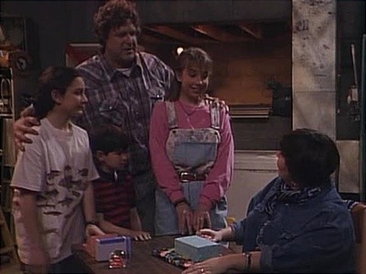 Roseanne - Season 2 Episode 24 : Happy Birthday