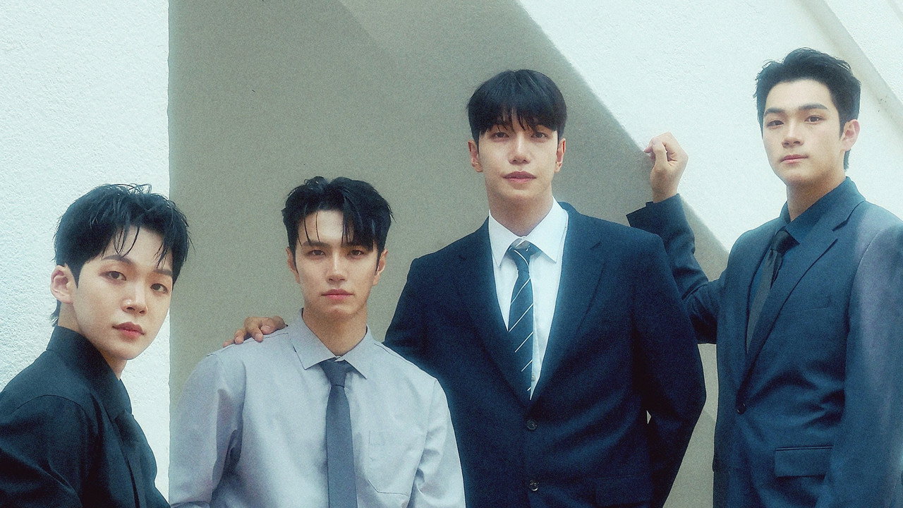 비틀린넥타이