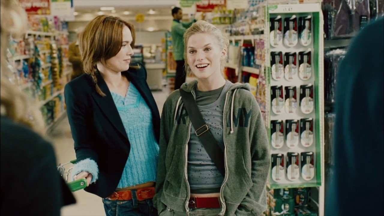 Imagine Me & You background 94