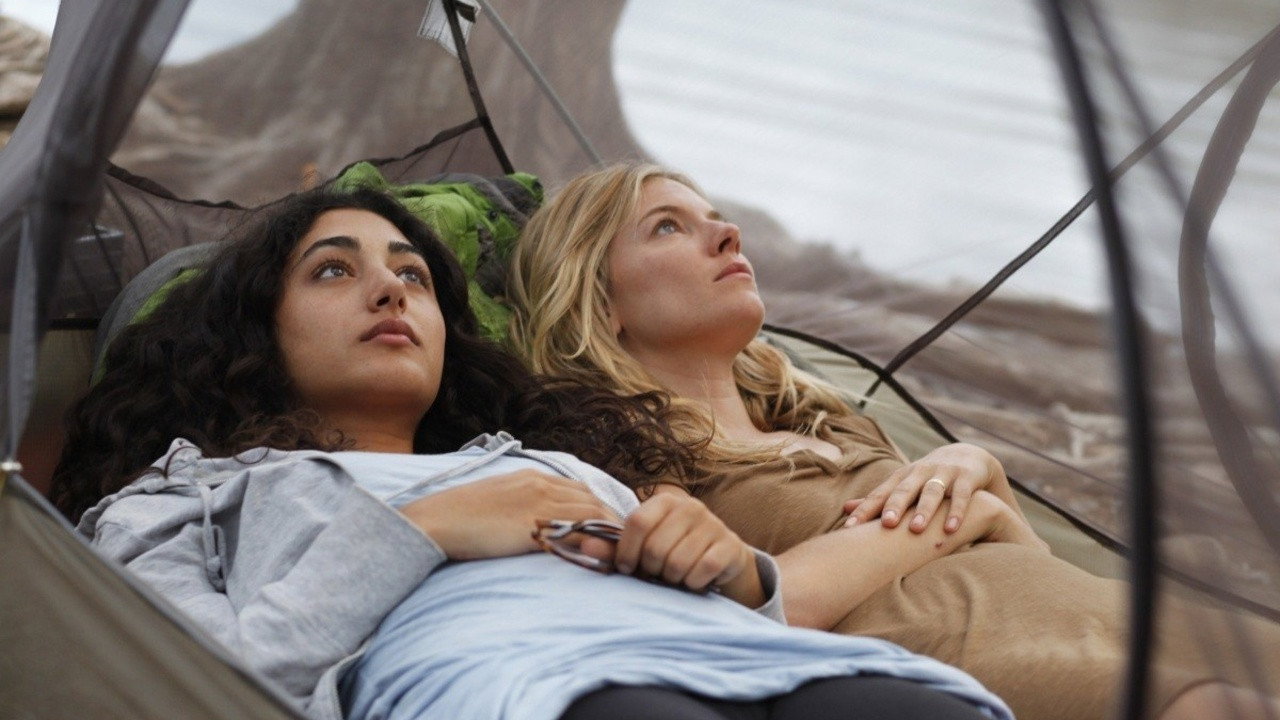 Trailer di Just Like a Woman Immagine di copertina del trailer di Just Like a Woman