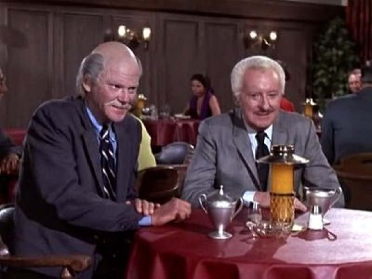 Bewitched - Season 7 Episode 10 : Samantha's Old Man