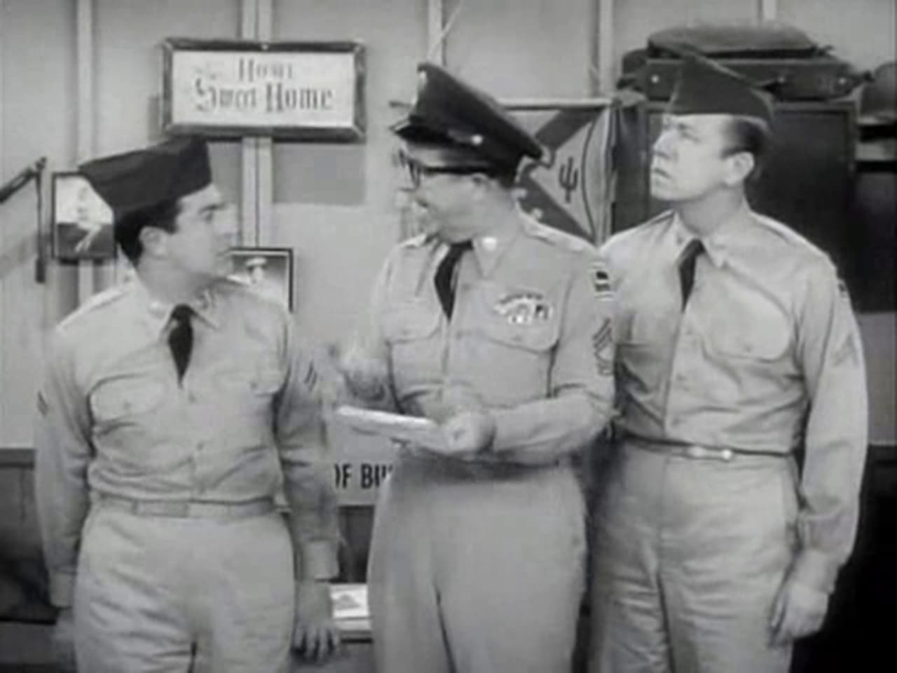 The Phil Silvers Show - Season 3 Episode 29 : Operation Love