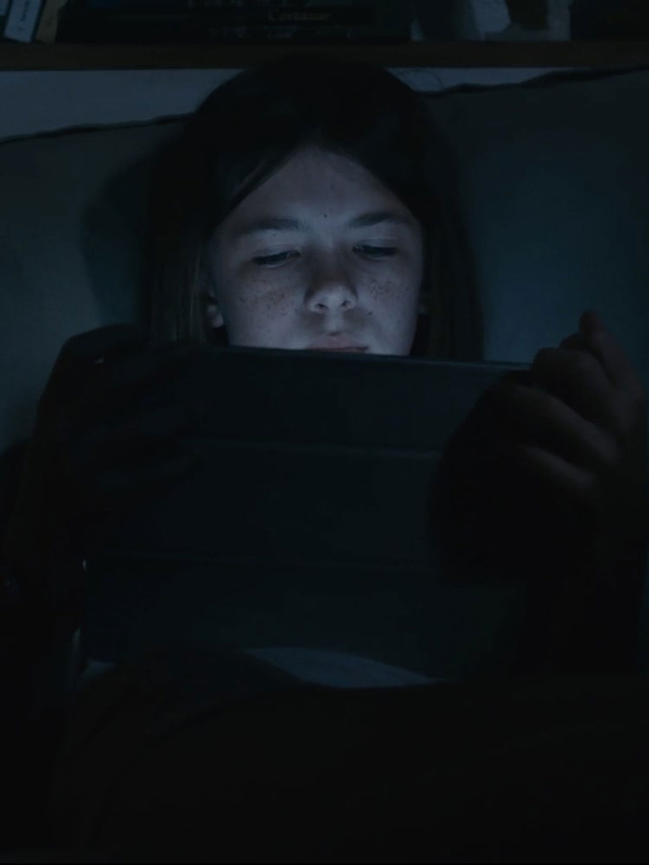 Magopelusa_1028 Backdrop