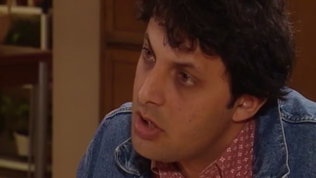 A doctor in the family - Season 1 Episode 10 : Reunited / The allure of the circus