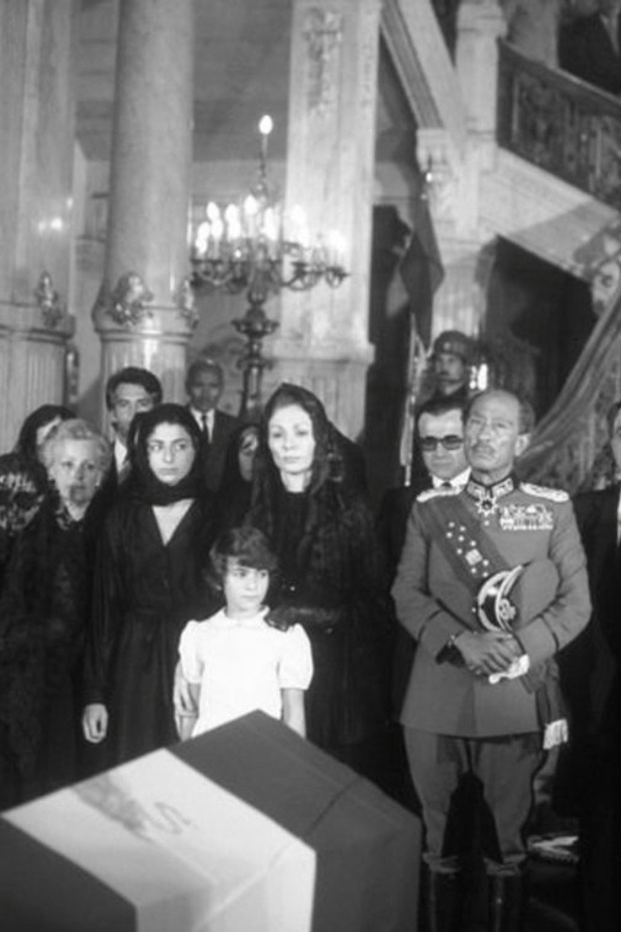 مراسم تشییع جنازه شاه filmaffisch