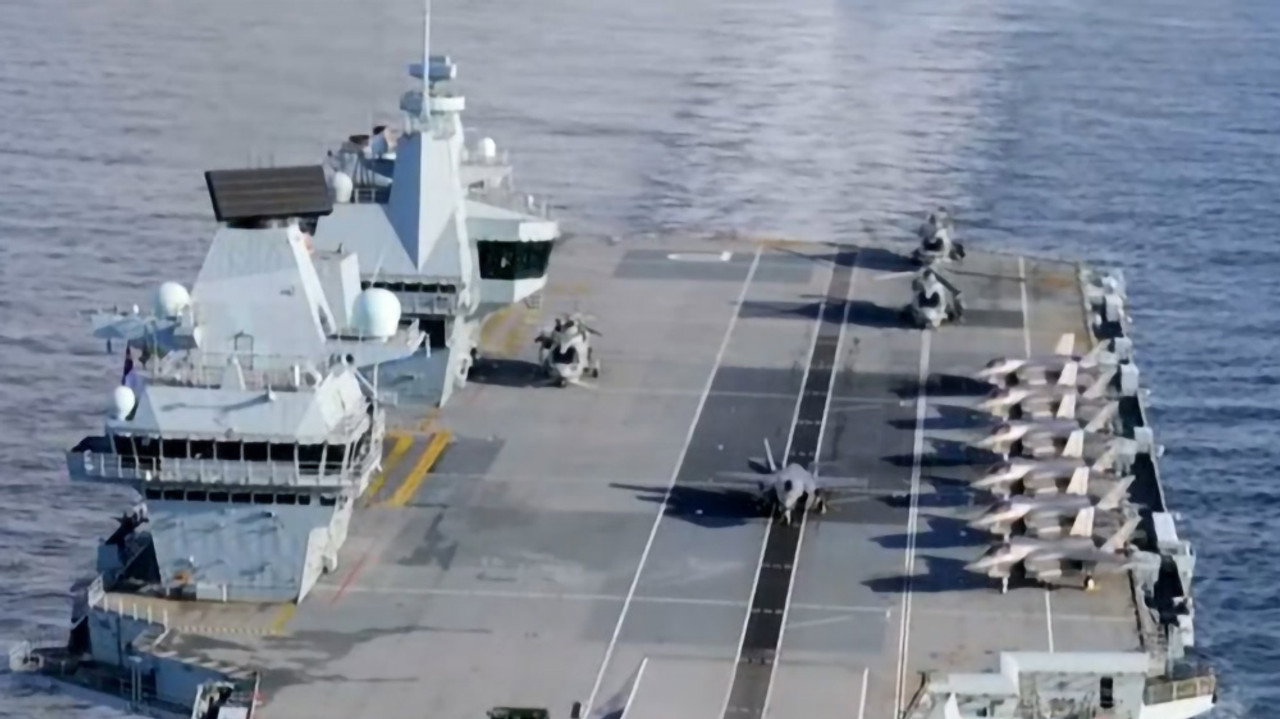 Warship: Life in the Royal Navy
