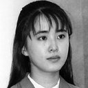 鍵本景子 als Surf Shop Clerk