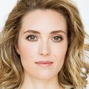 Evelyne Brochu als Rose