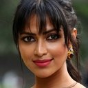 Amala Paul als Cameo