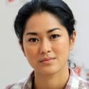 Prisia Nasution als Interpol Cynthia