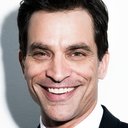 Johnathon Schaech als Nino