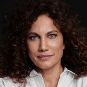 Toni Acosta als Amparo Illana