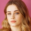 Josephine Langford als Zoey Miller