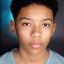 London Curtis als Carey