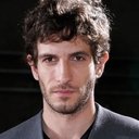 Quim Gutiérrez als Adolfo