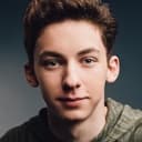 Andrew Barth Feldman als Neil Levy
