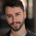 Christian Sullivan als Charlie Young