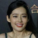 Kai Shi Chen als Rabbit-Tooth Jane