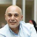 Ahmed Ezzat als Alya's Doctor