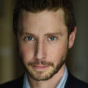 Michael Izquierdo als Stratton Broker #2