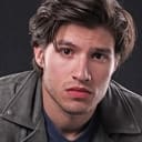 Cameron Cuffe als Gino