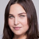 Estefanía Villarreal als Gina