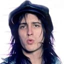 Izzy Stradlin als Musician at Funeral (uncredited)