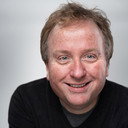 Matthew George Walsh als Vicar
