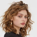 Lilliya Scarlett Reid als Smoker Girl