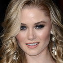 Virginia Gardner als Gina