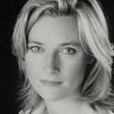 Francesca Hunt als Caroline